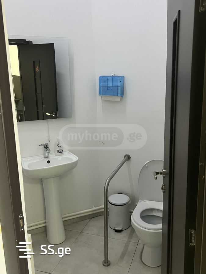 Office For Rent. Isani view 3
