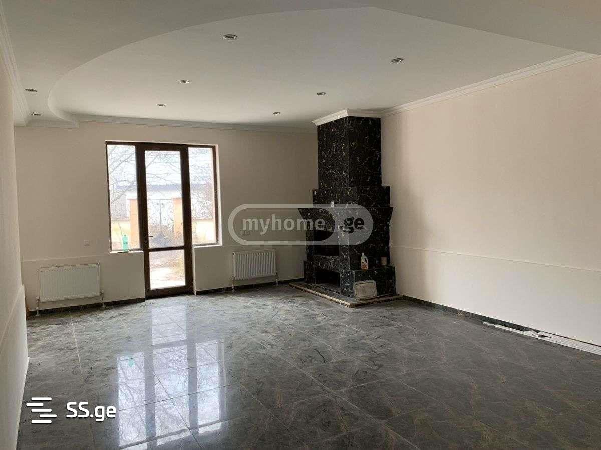 8 Room Private House For Sale view 7