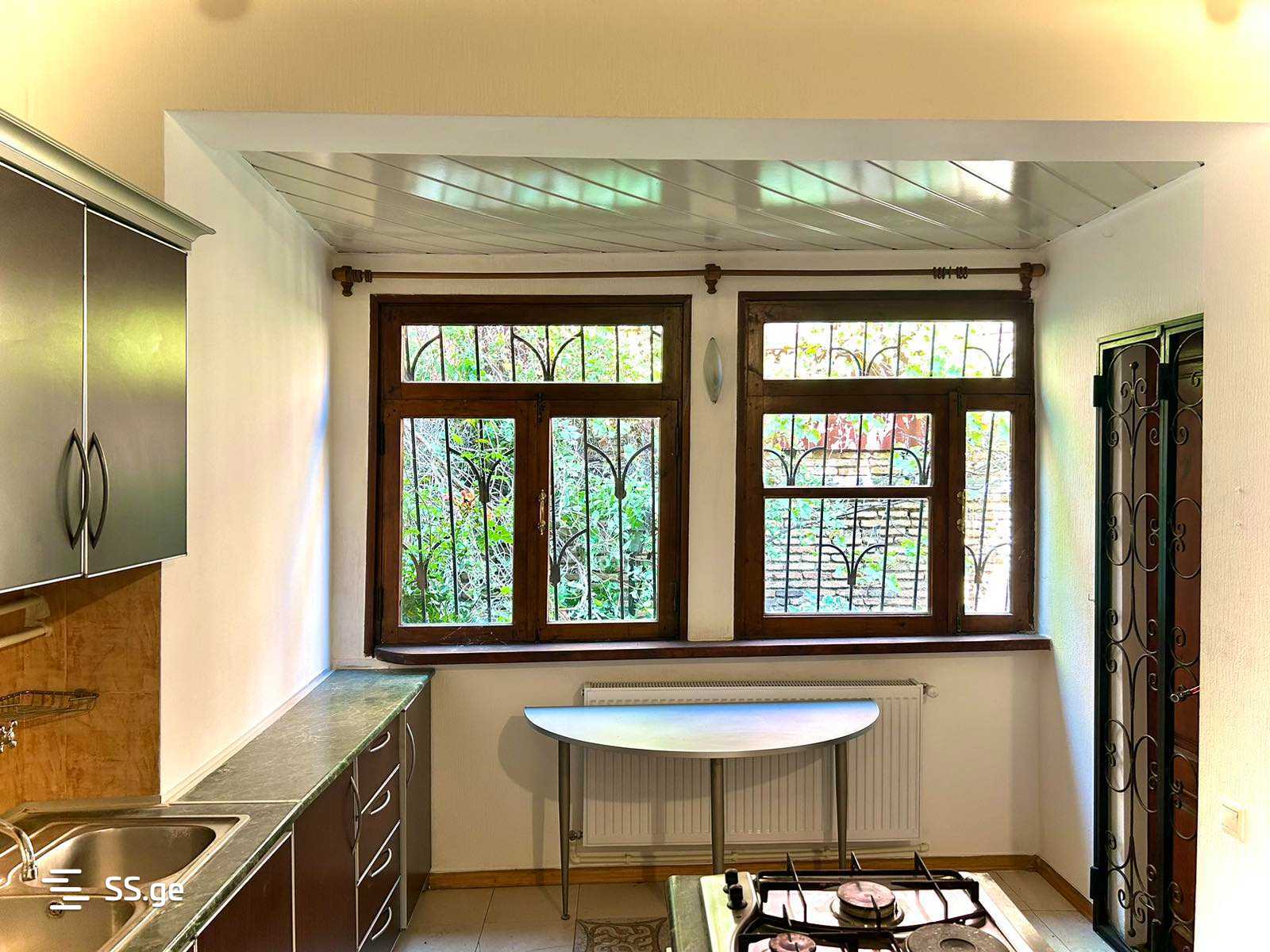 Private House For Rent. Mtatsminda - Vista 2
