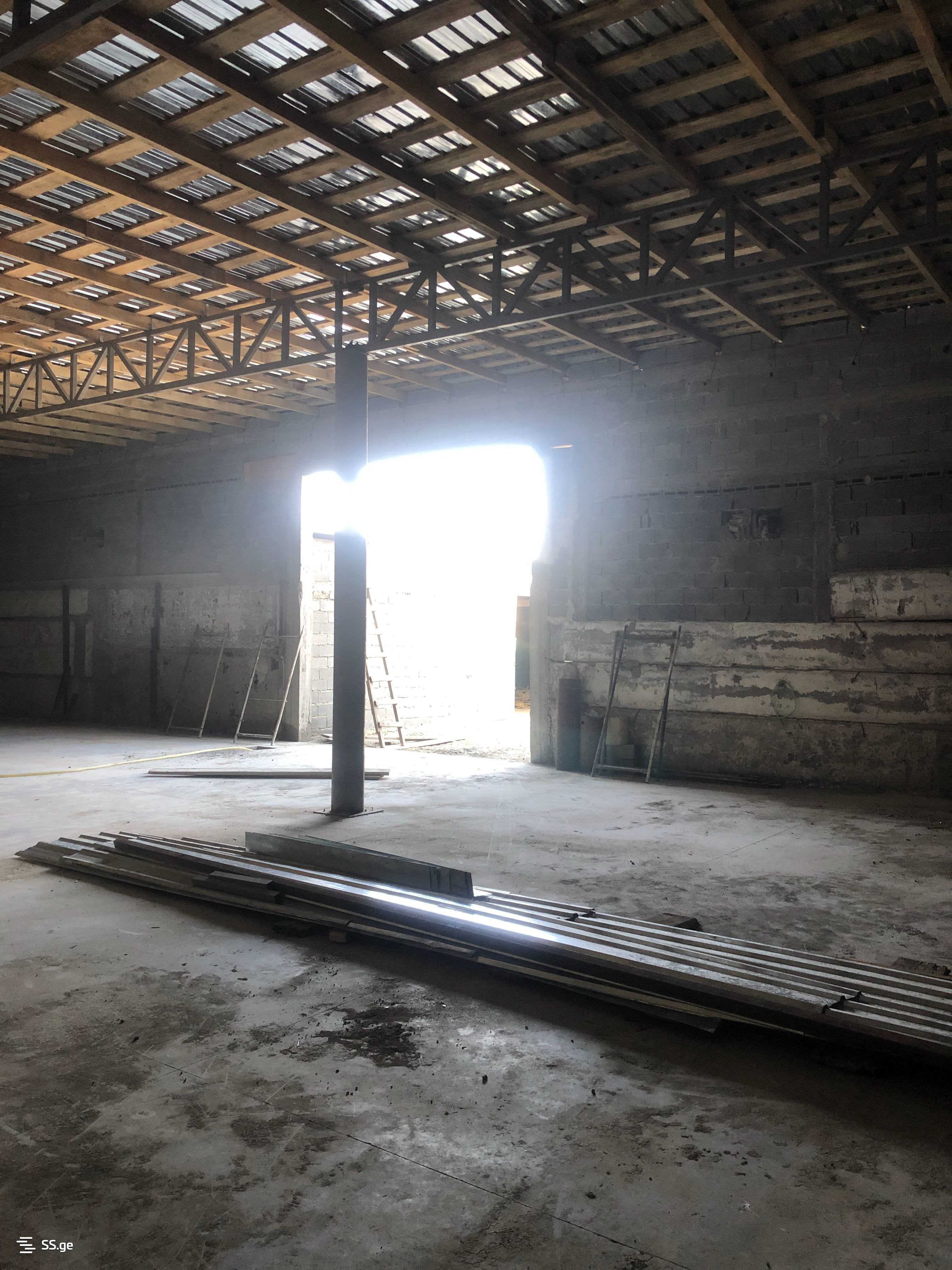 Store-Industrial Property For Rent. Didi Digomi view 4