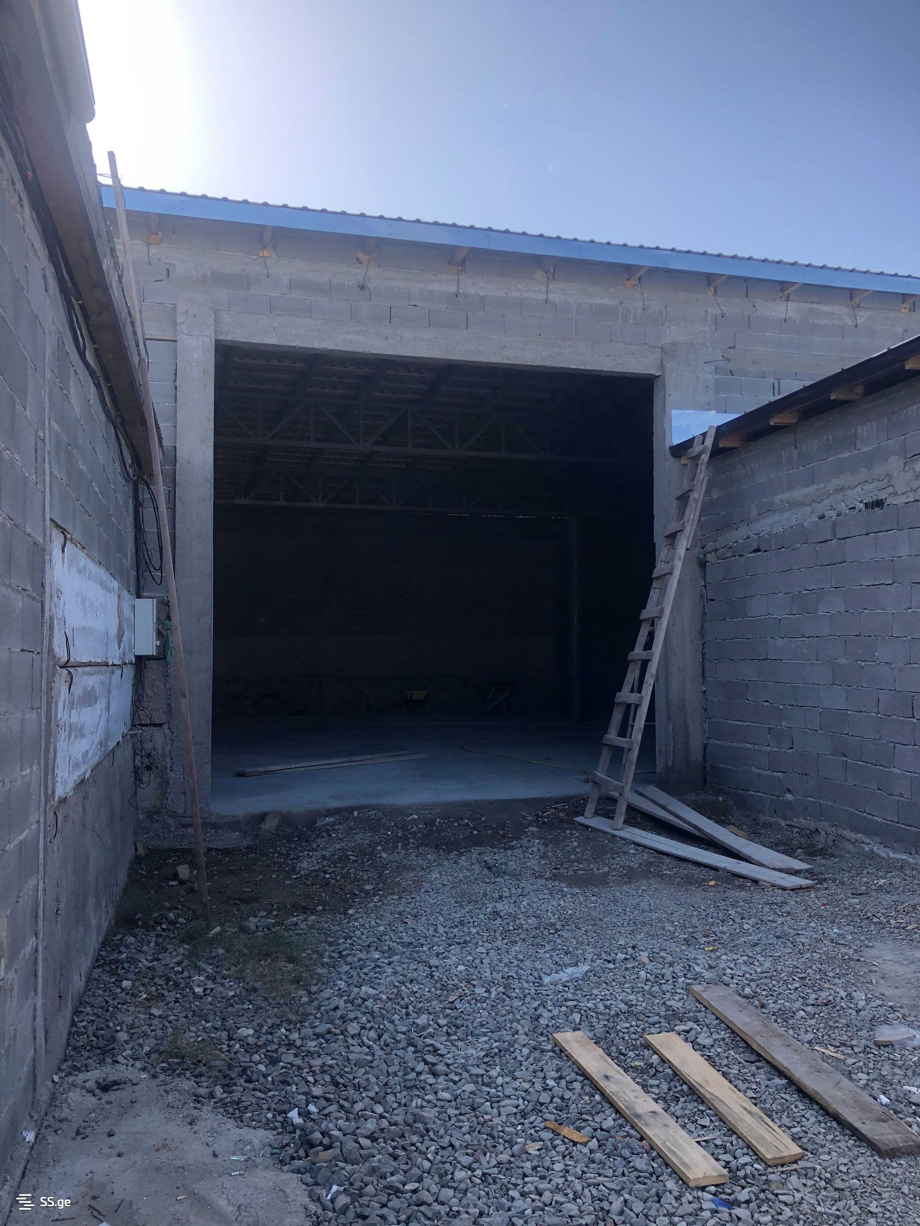 Store-Industrial Property For Rent. Didi Digomi view 5