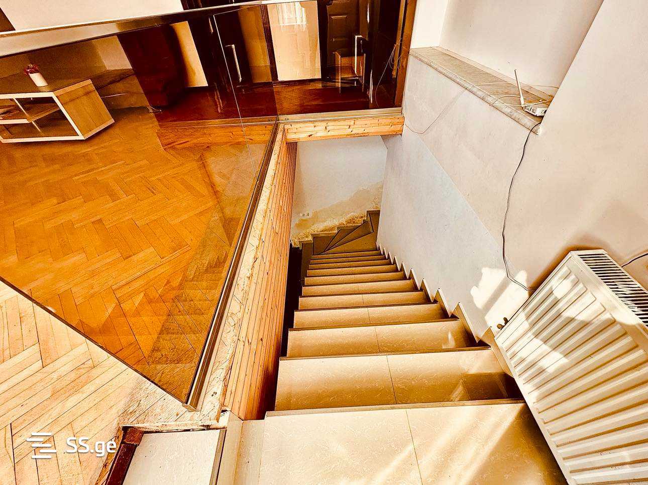 9 Room Private House For Sale view 5