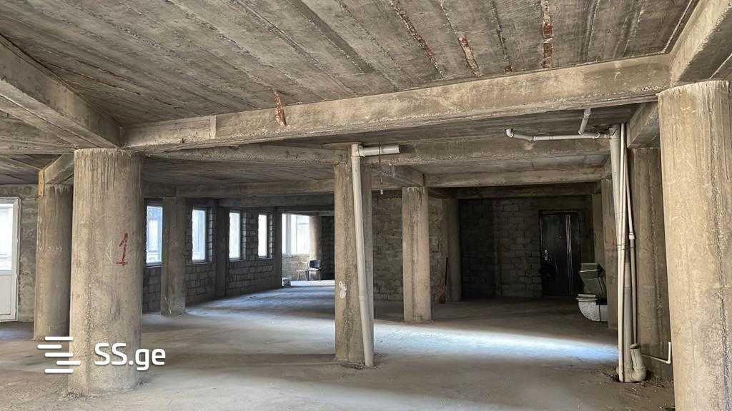 Продажа 6-комната Квартира view 3