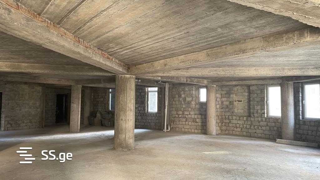 Продажа 6-комната Квартира view 4