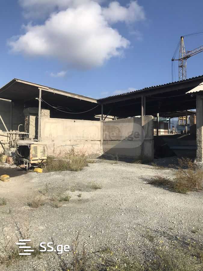 Store-Industrial Property For Rent. Sanzona view 1