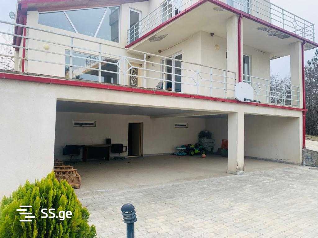 7 Room Private House For Rent. view 1