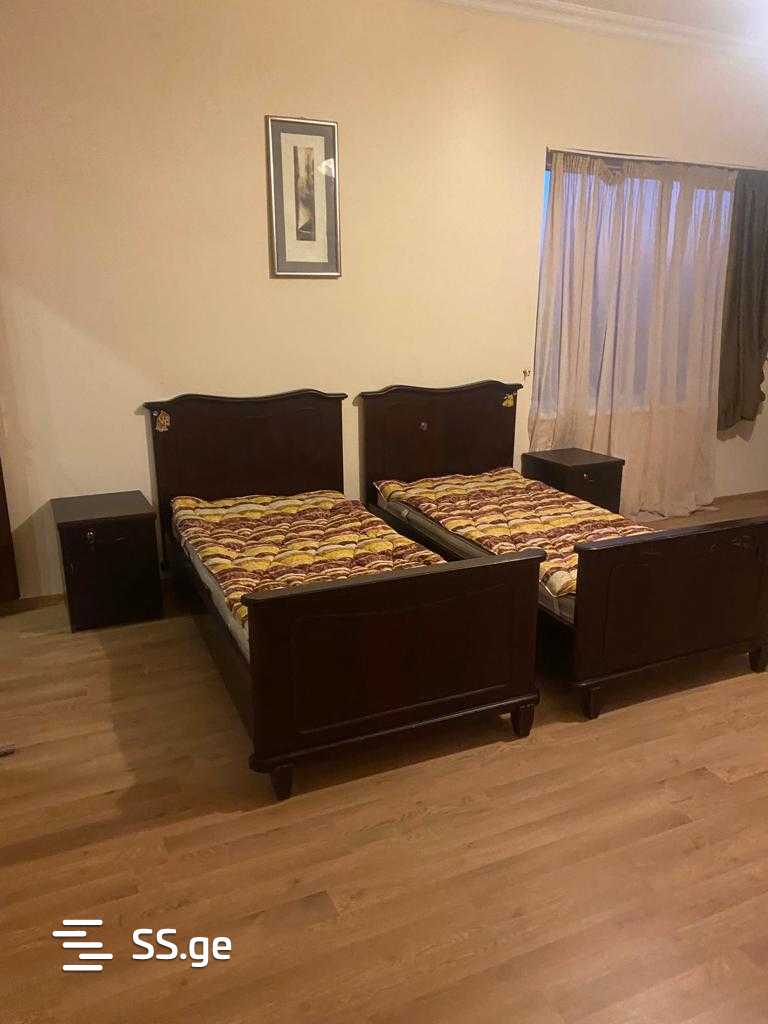 7 Room Private House For Rent. view 5