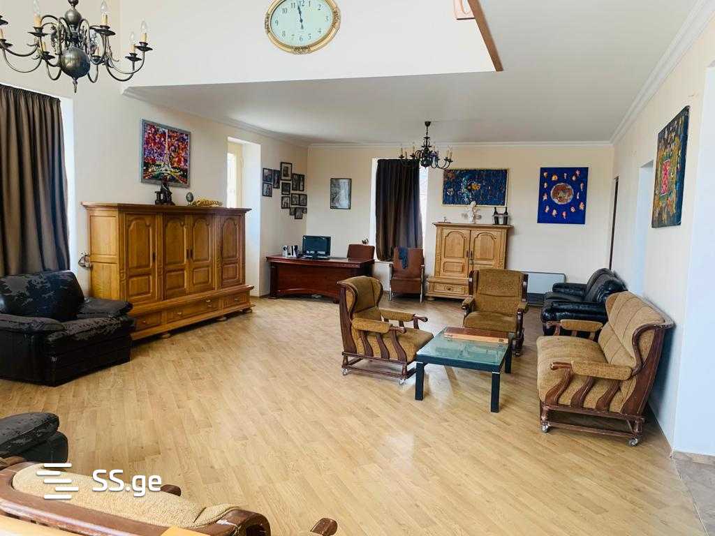 7 Room Private House For Rent. view 2