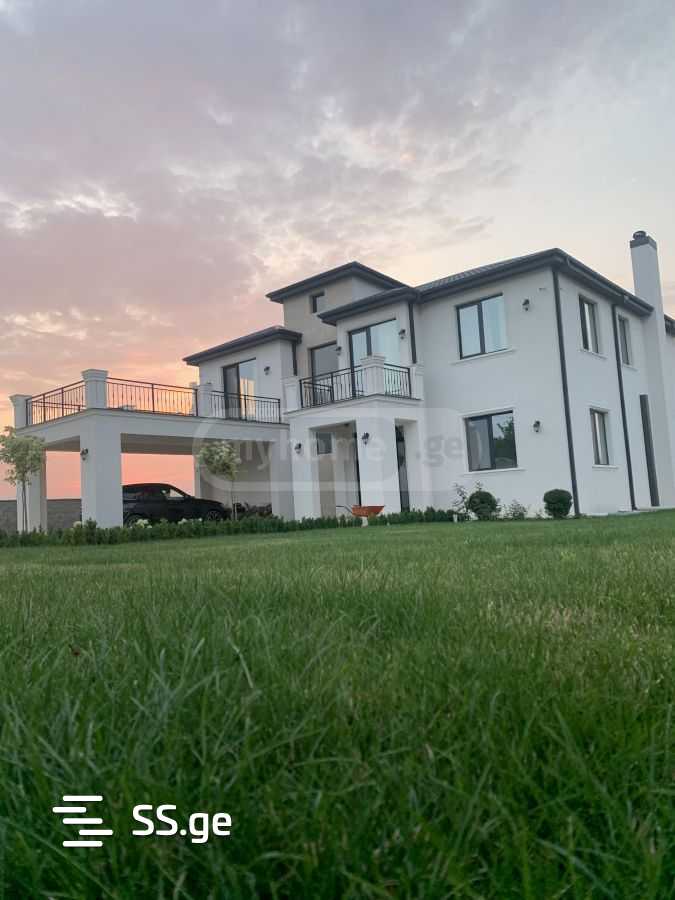 7 Room Private House For Sale. view 1