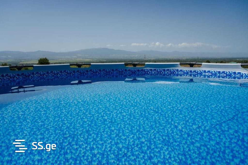 5 Room Hotel For Sale. view 2