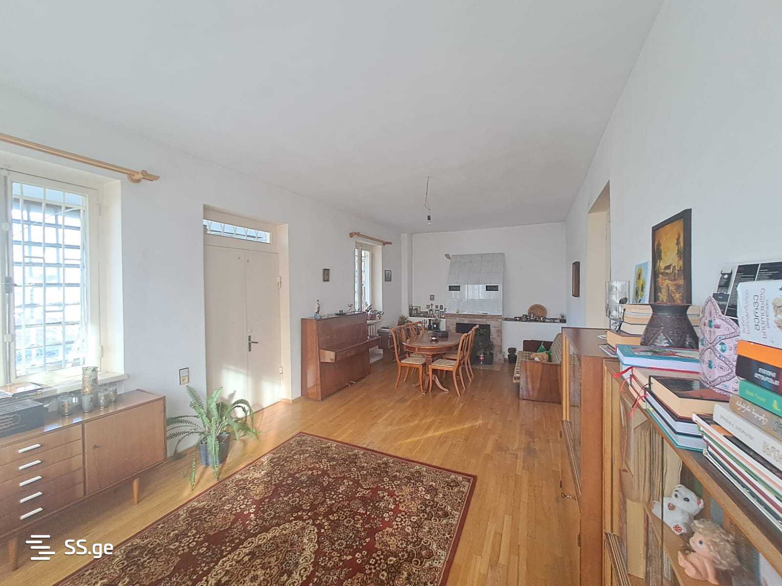 8 Room Private House For Sale view 1