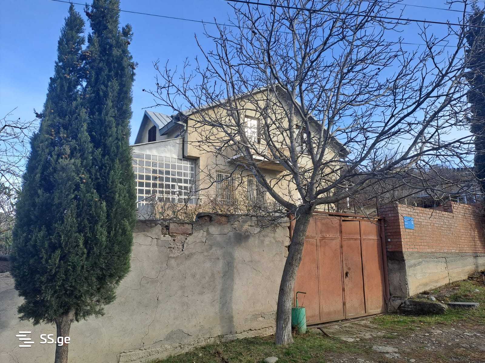8 Room Private House For Sale, 1 of 4
