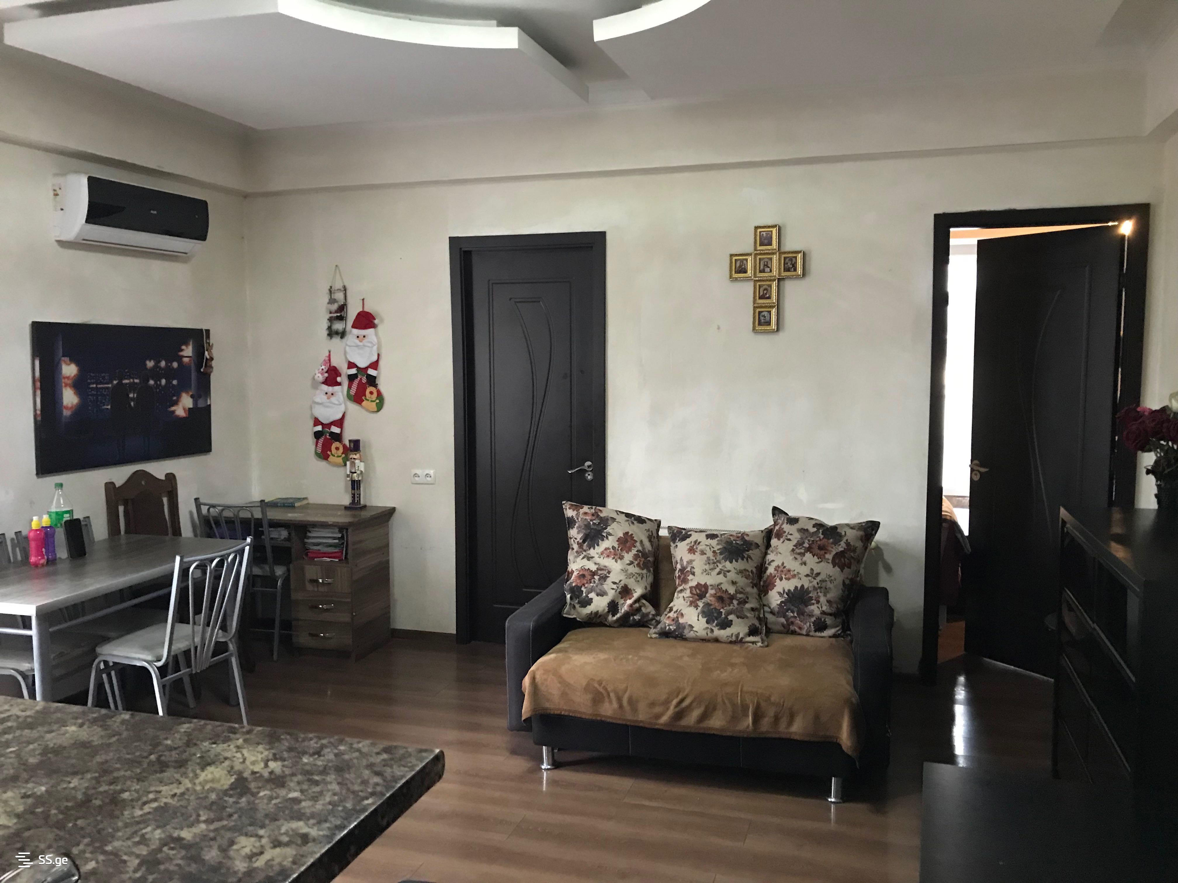 3 room Flat For Sale. Varketili - Widok 2