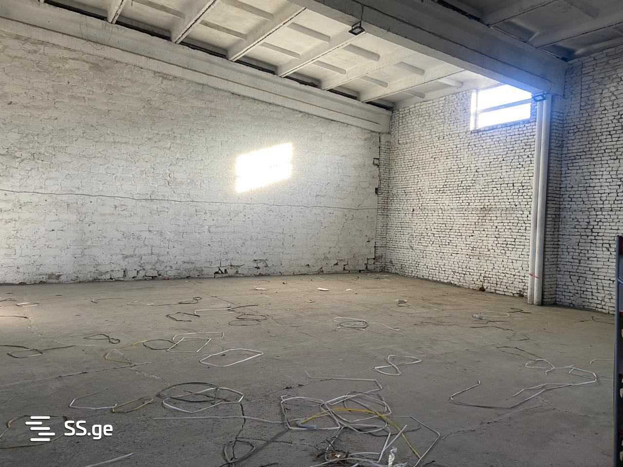 Store-Industrial Property For Rent. Didi Lilo view 2