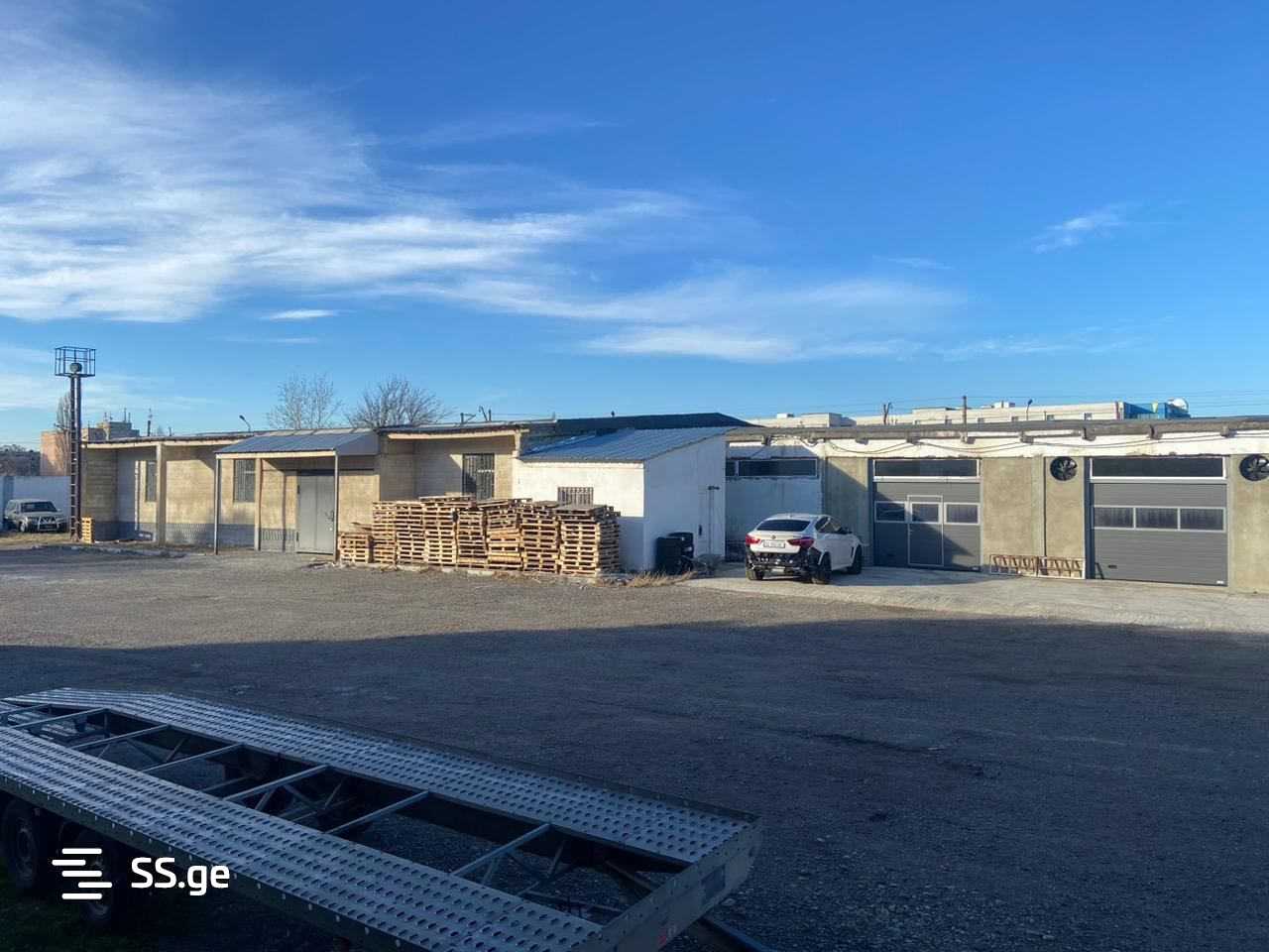 Store-Industrial Property For Rent. Didi Lilo view 3