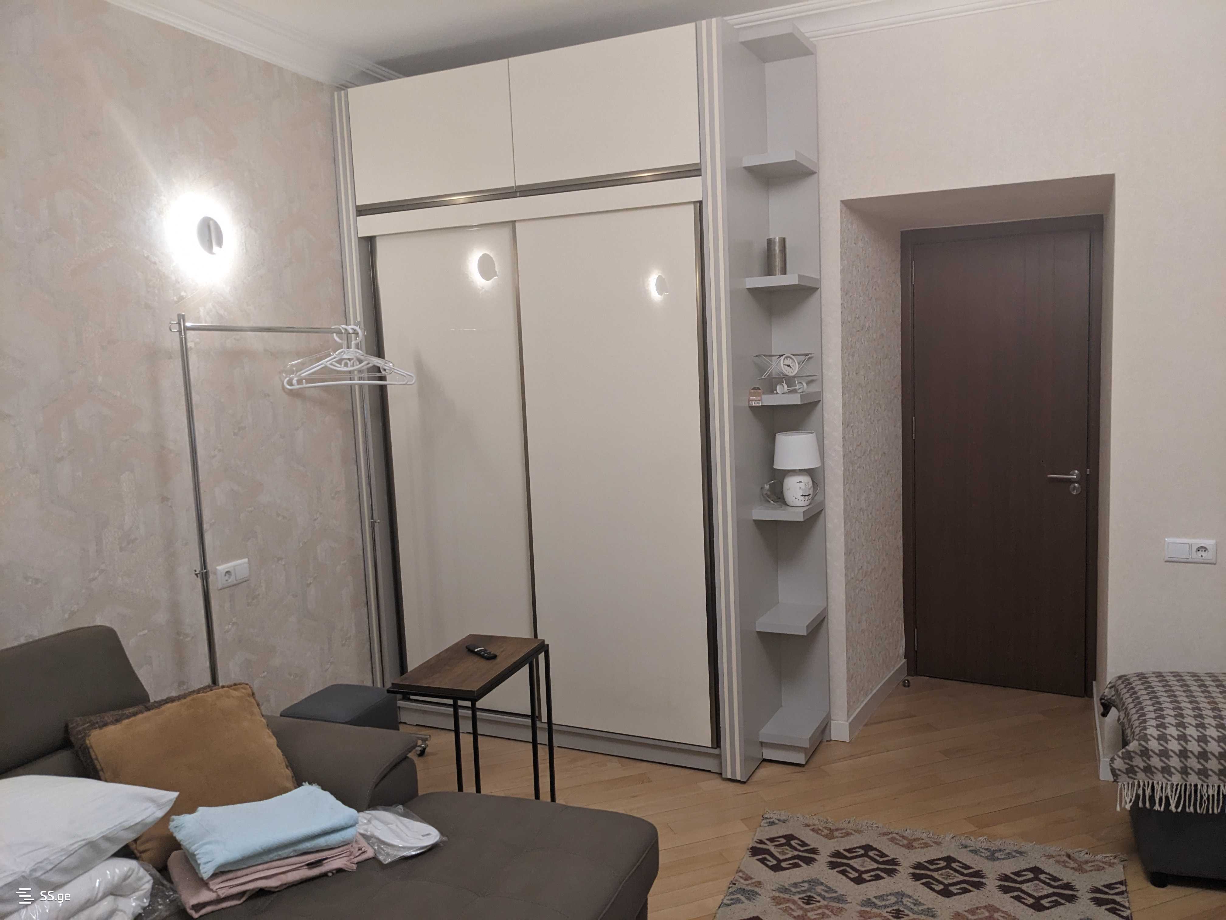 1 Room Flat Daily Rent. Sololaki view 4