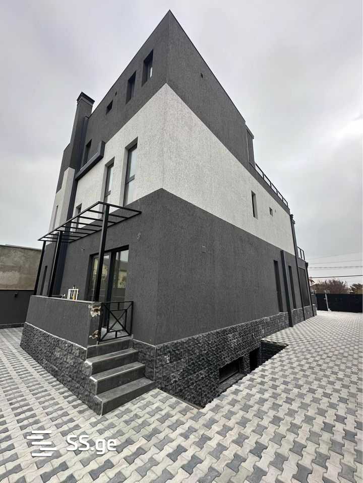 8 Room Private House For Sale view 8