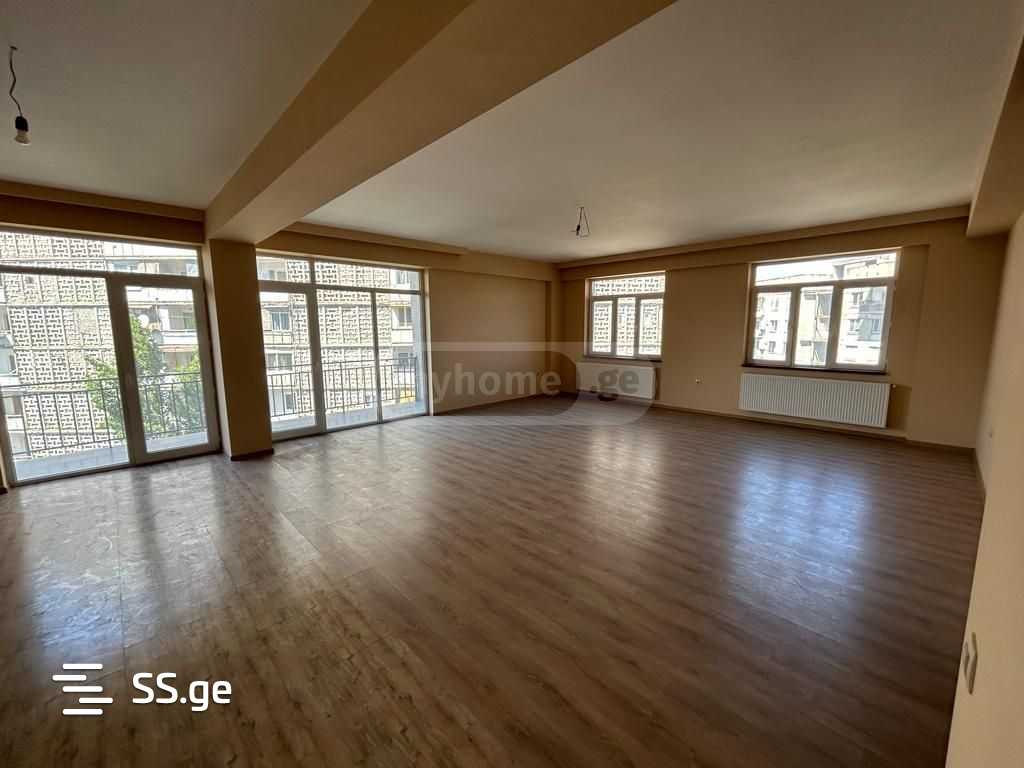 5 Room Flat For Sale view 2