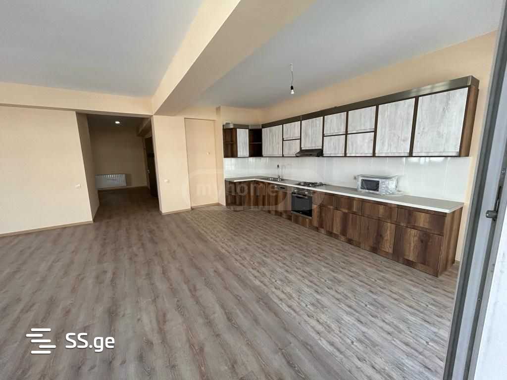 5 Room Flat For Sale view 1