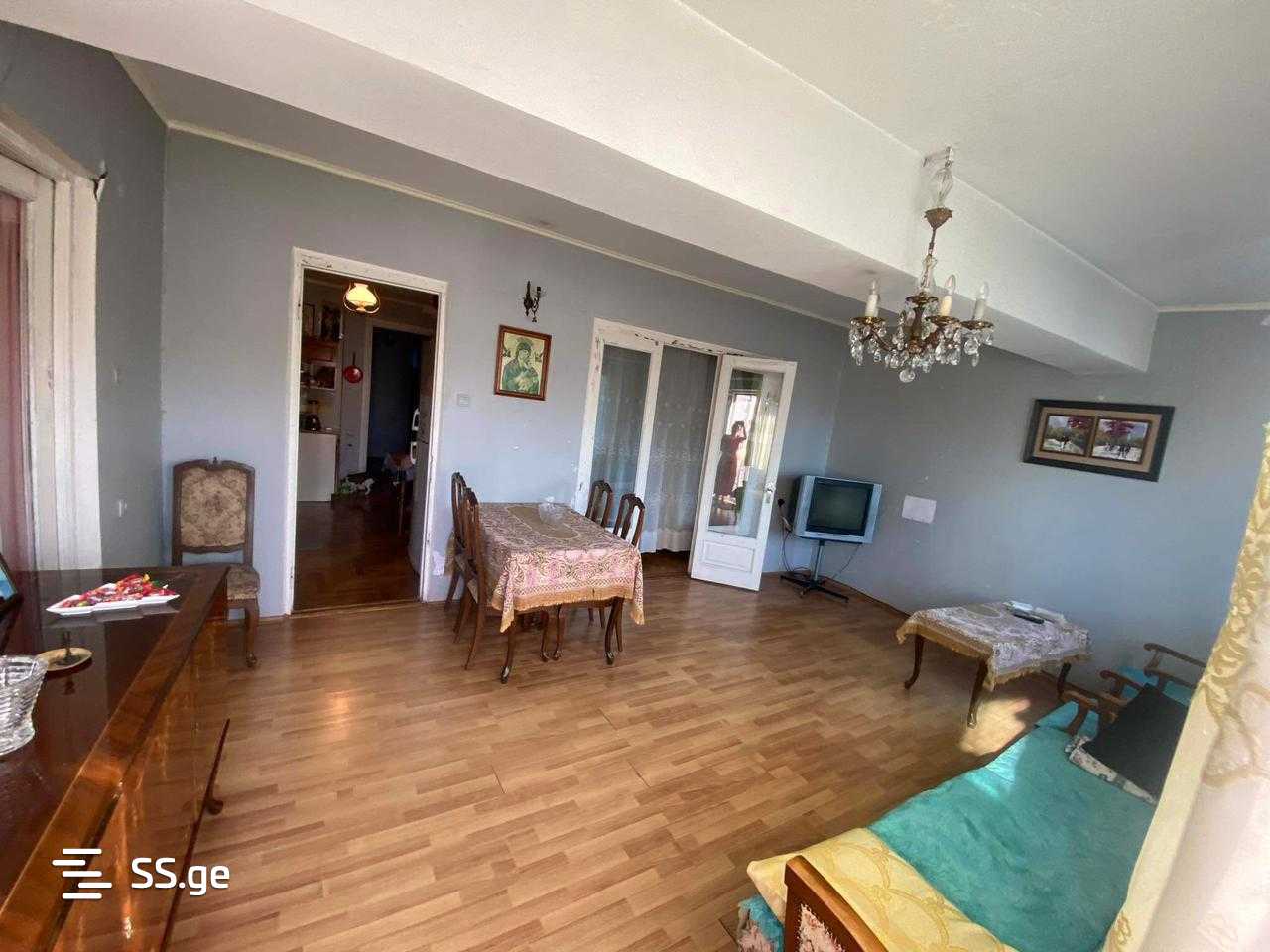 Продажа 4-комната Квартира view 4