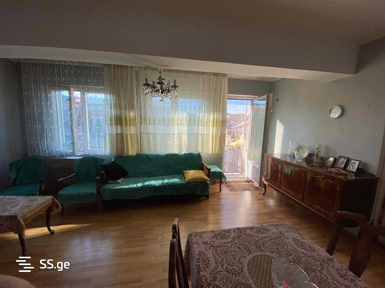 Продажа 4-комната Квартира view 5