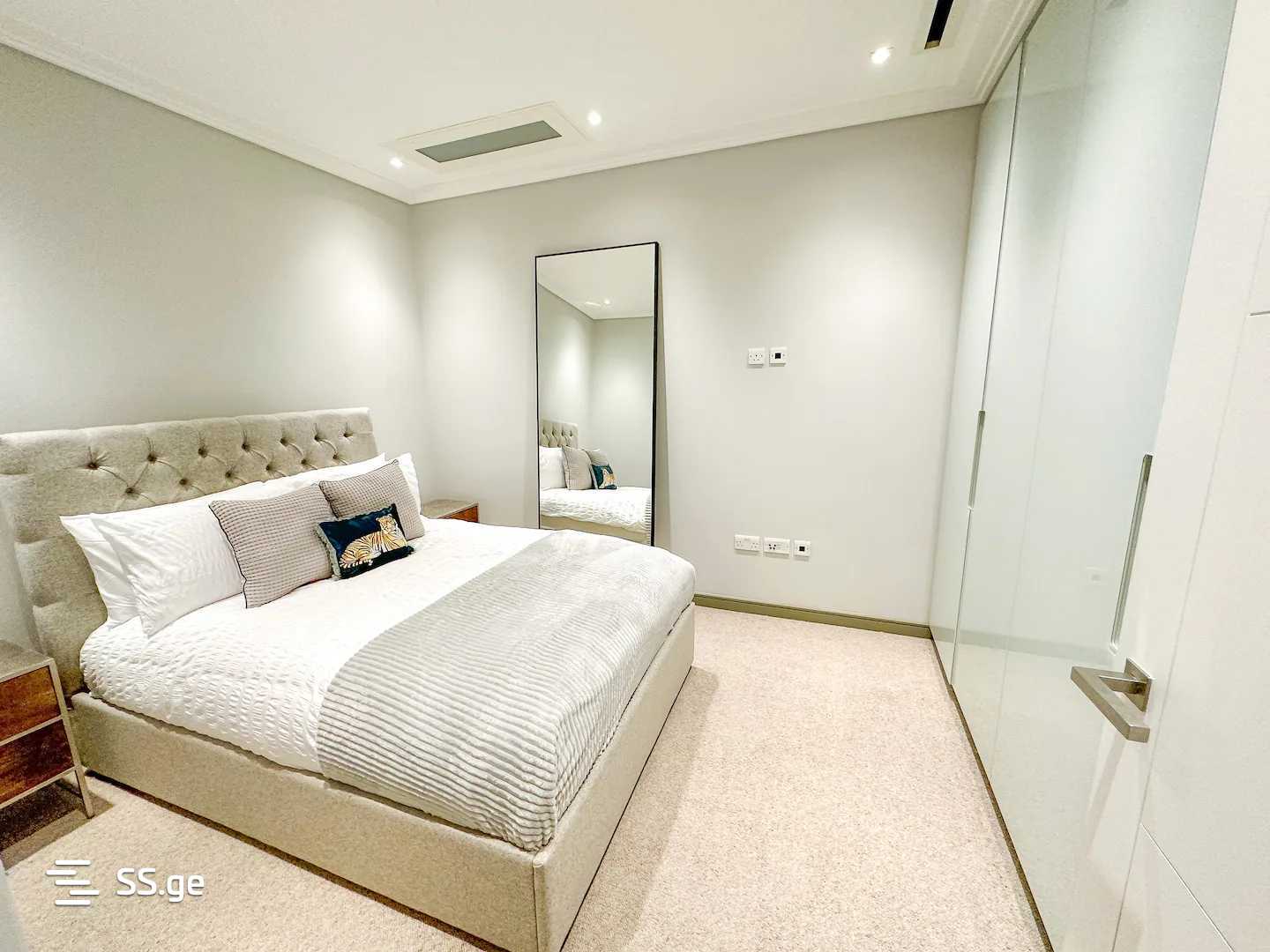 2 Room Flat Daily Rent. Isani view 1