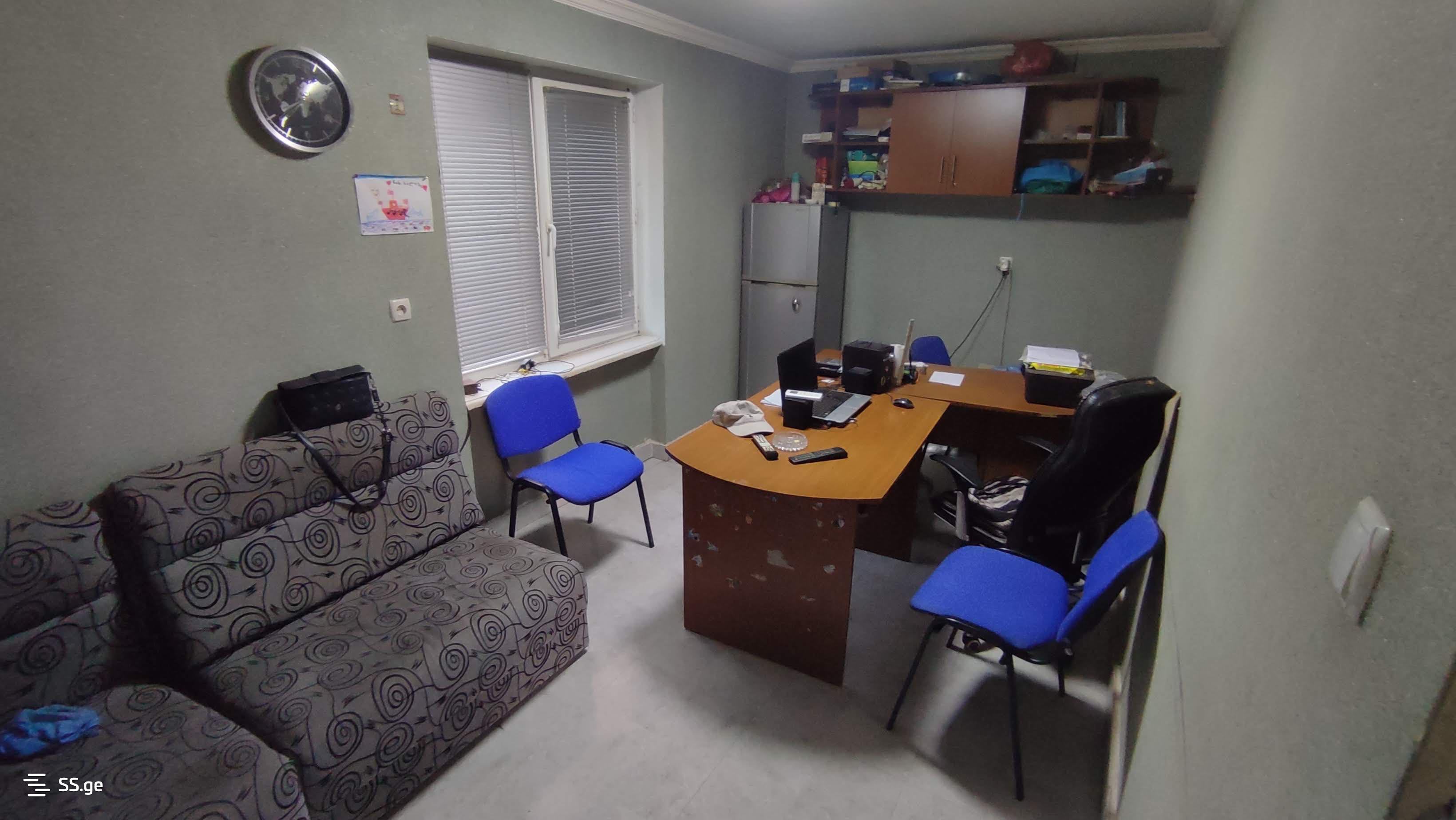 Commercial Space For Sale. Gori view 3
