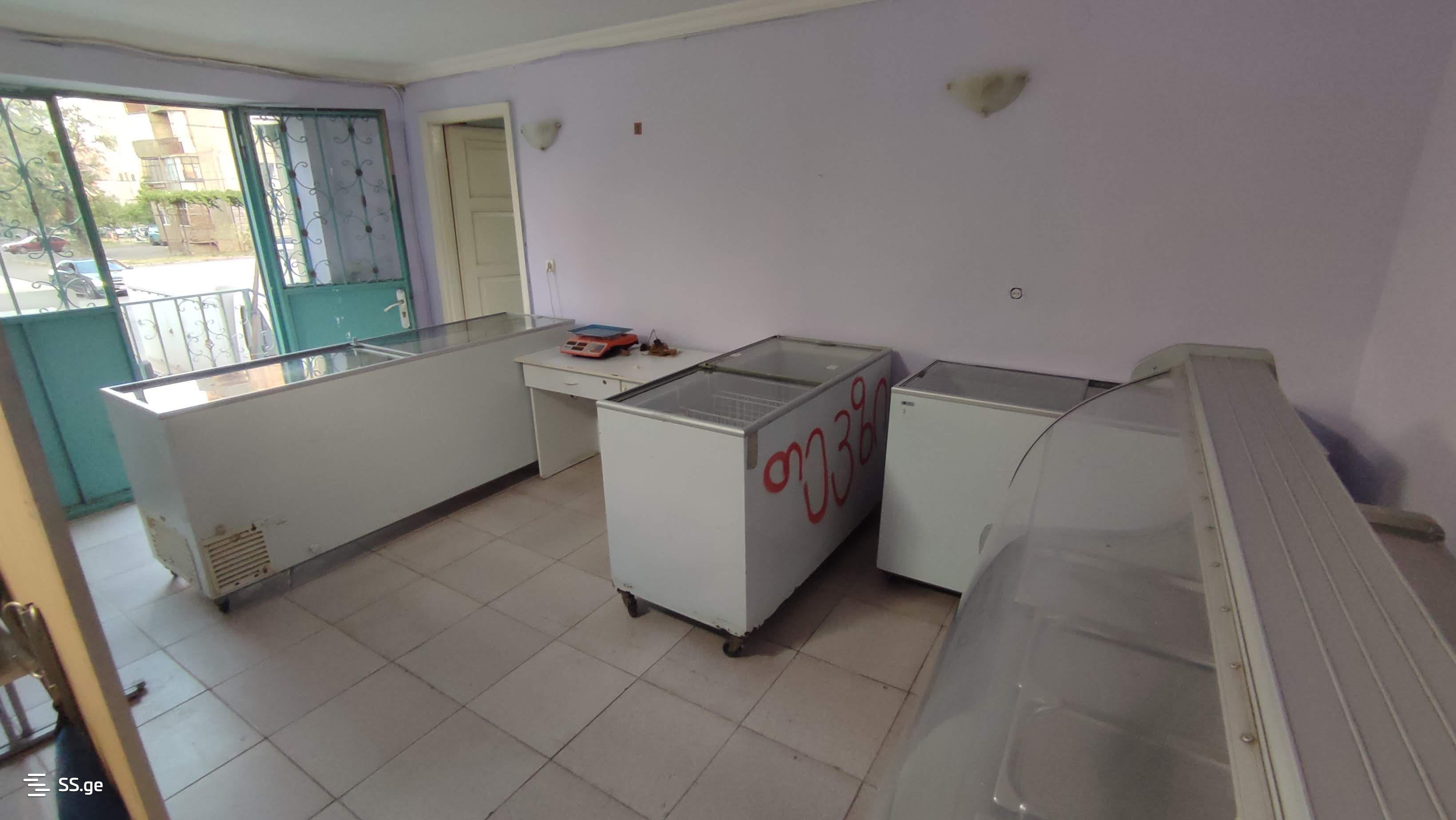 Commercial Space For Sale. Gori view 2
