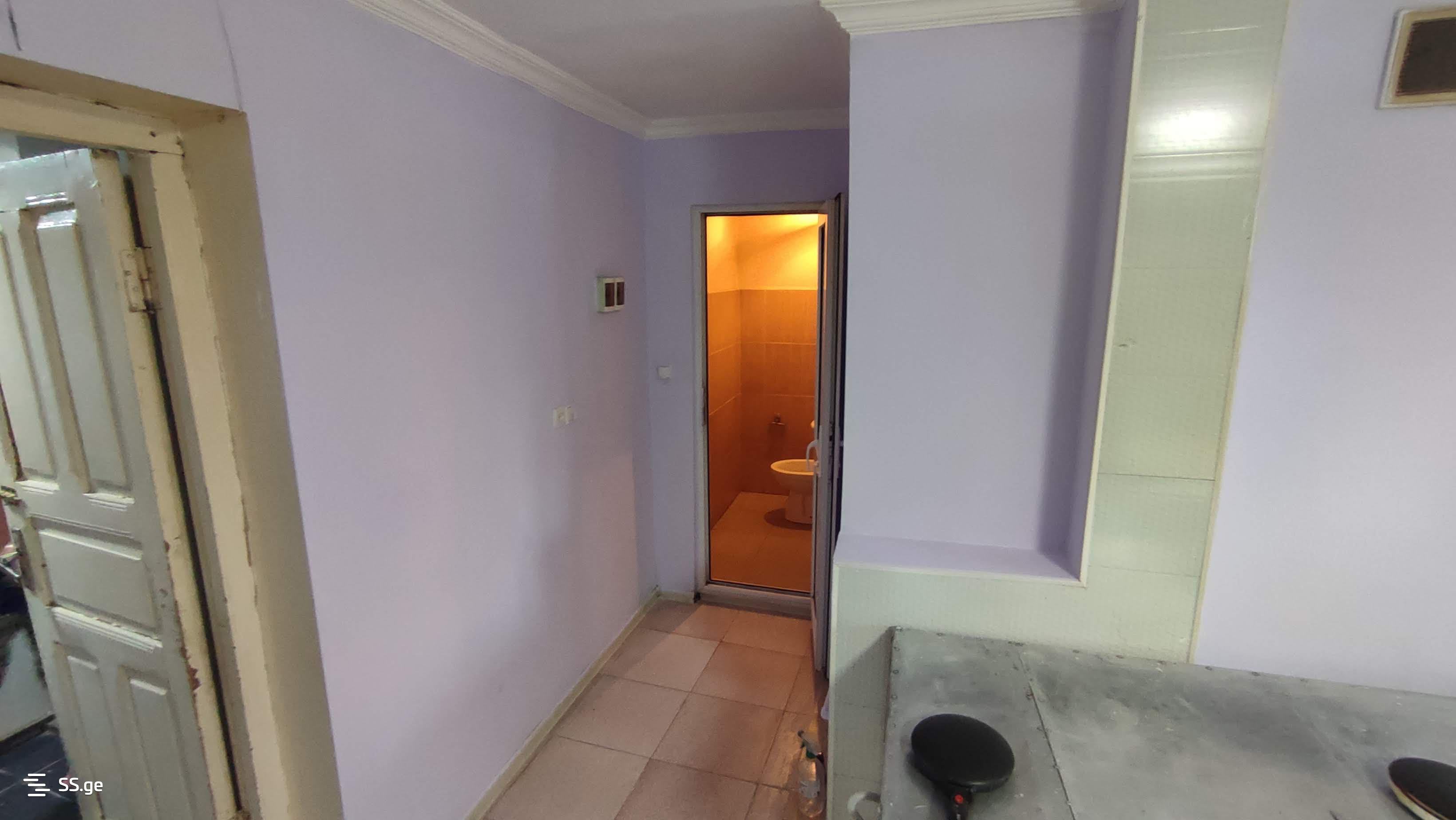 Commercial Space For Sale. Gori view 4