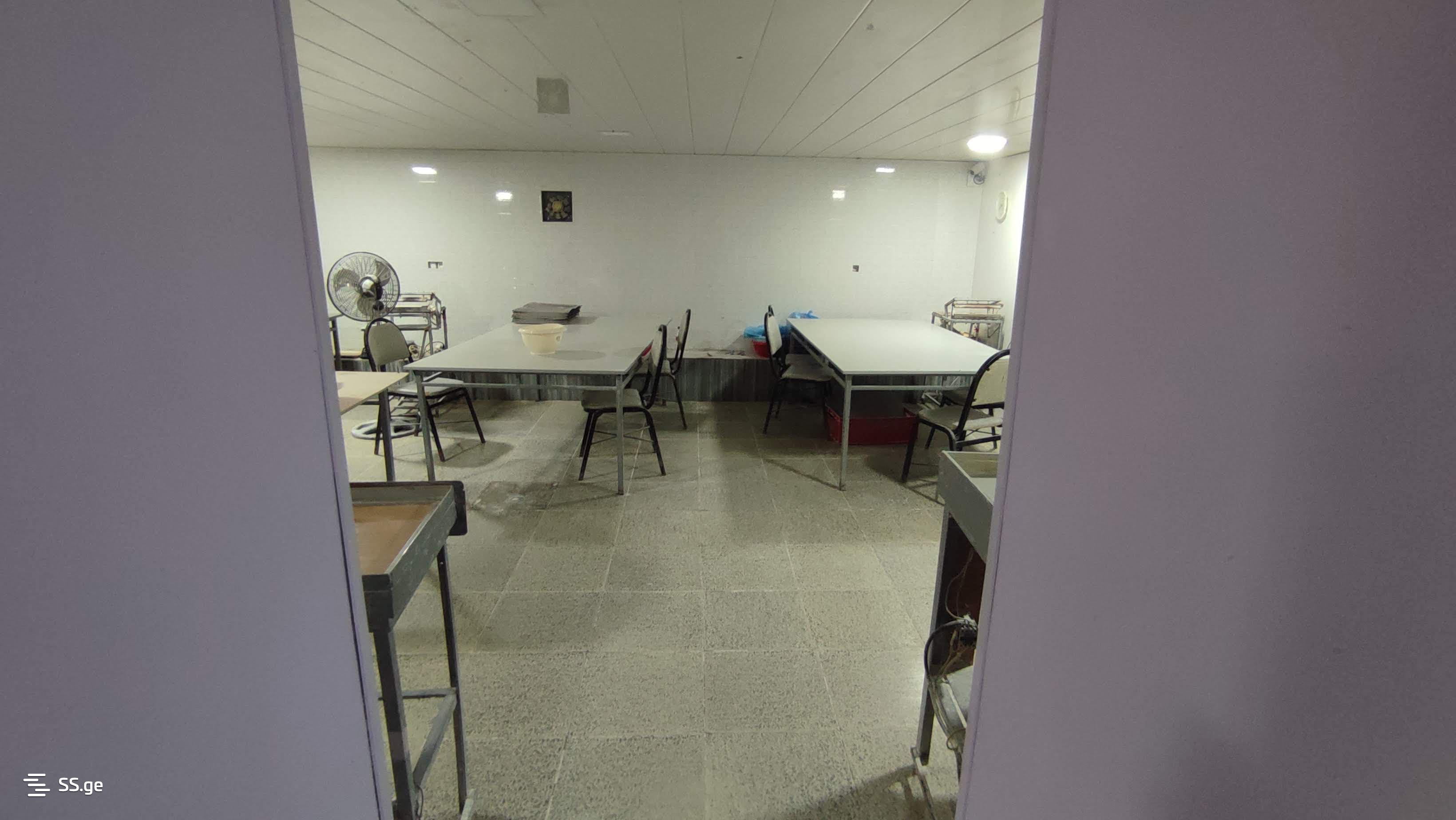 Commercial Space For Sale. Gori view 5