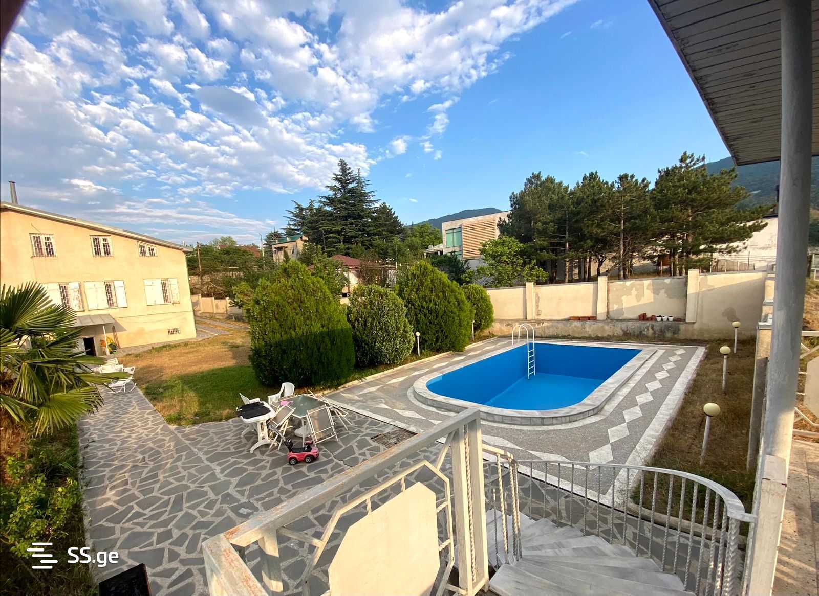 8 Room Private House For Sale, 1 of 4