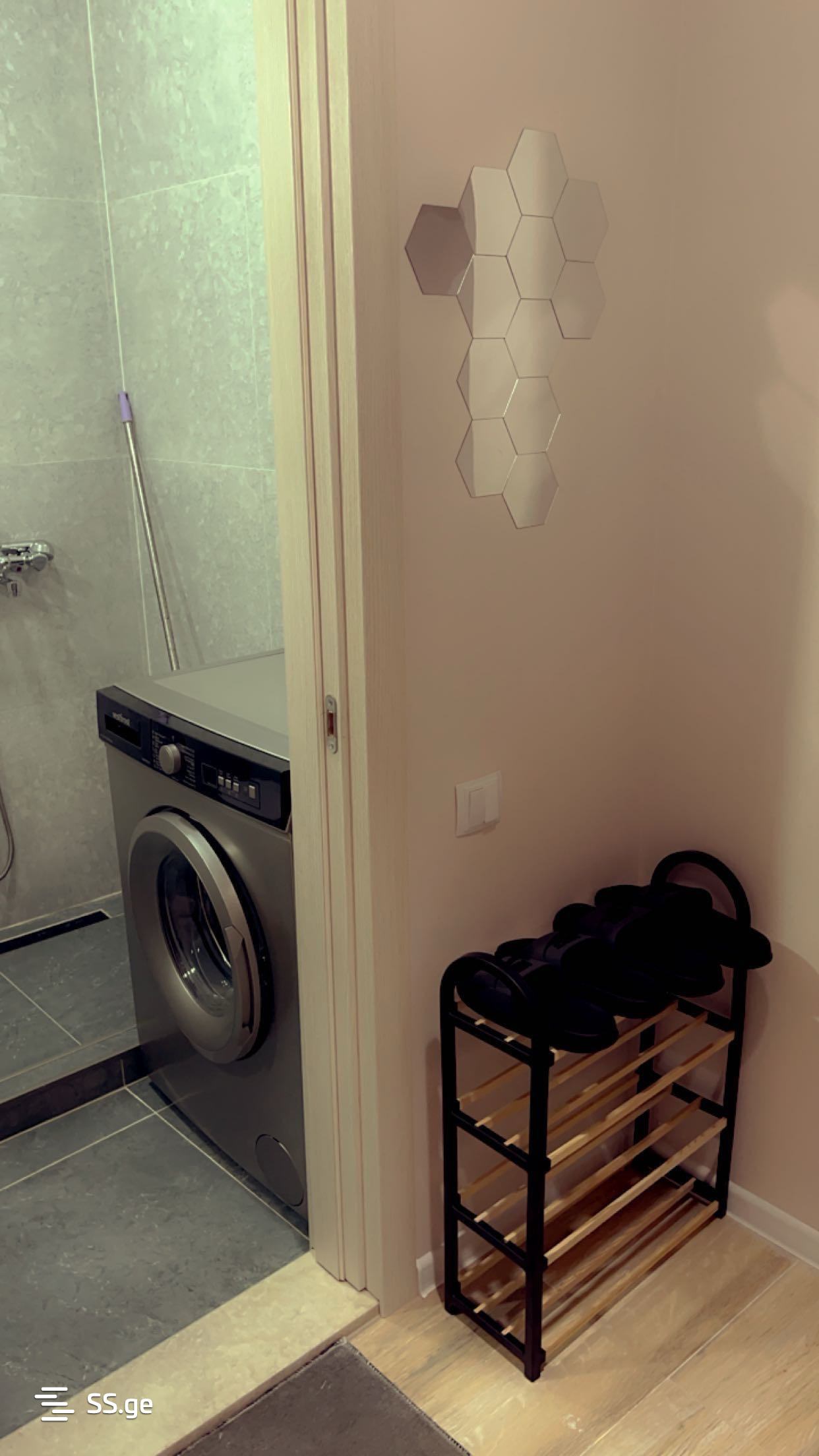 1 Room Flat Daily Rent. Didi Digomi view 8