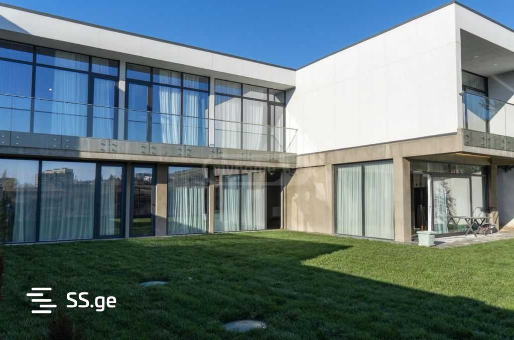 7 Room Private House For Sale view 1