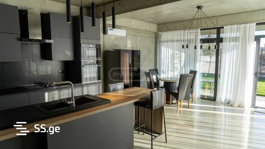 7 Room Private House For Sale view 2