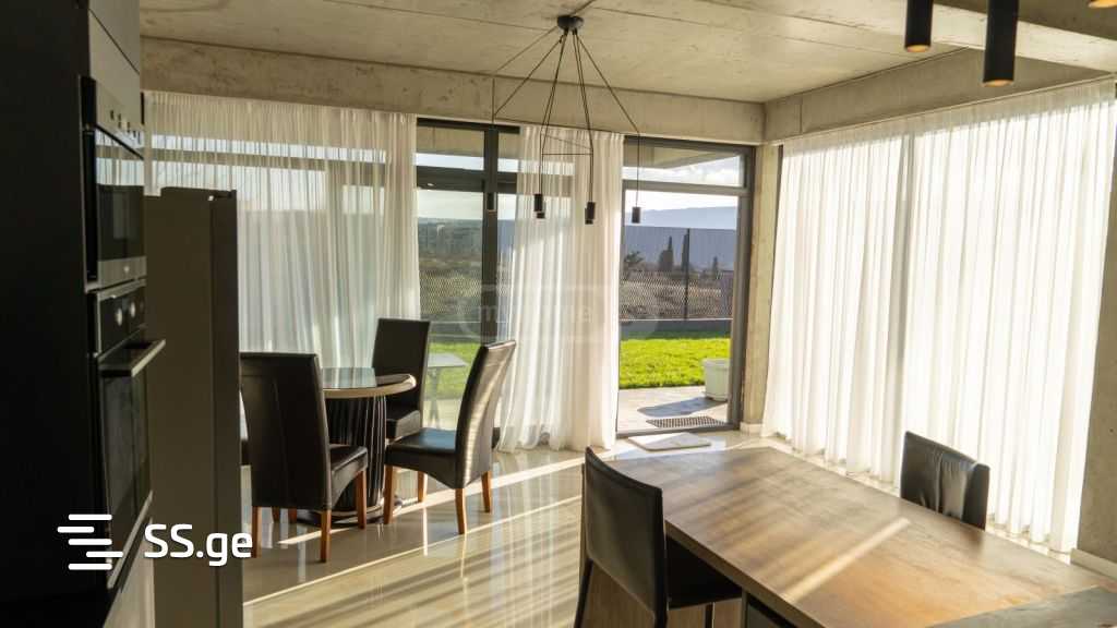 7 Room Private House For Sale view 5