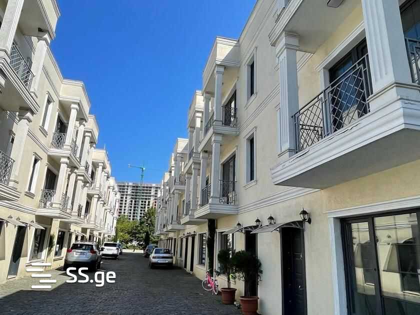 6 Room Summer Cottage For Sale, 1 of 4