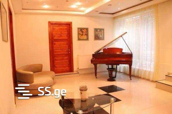 9 Room Hotel For Sale view 1