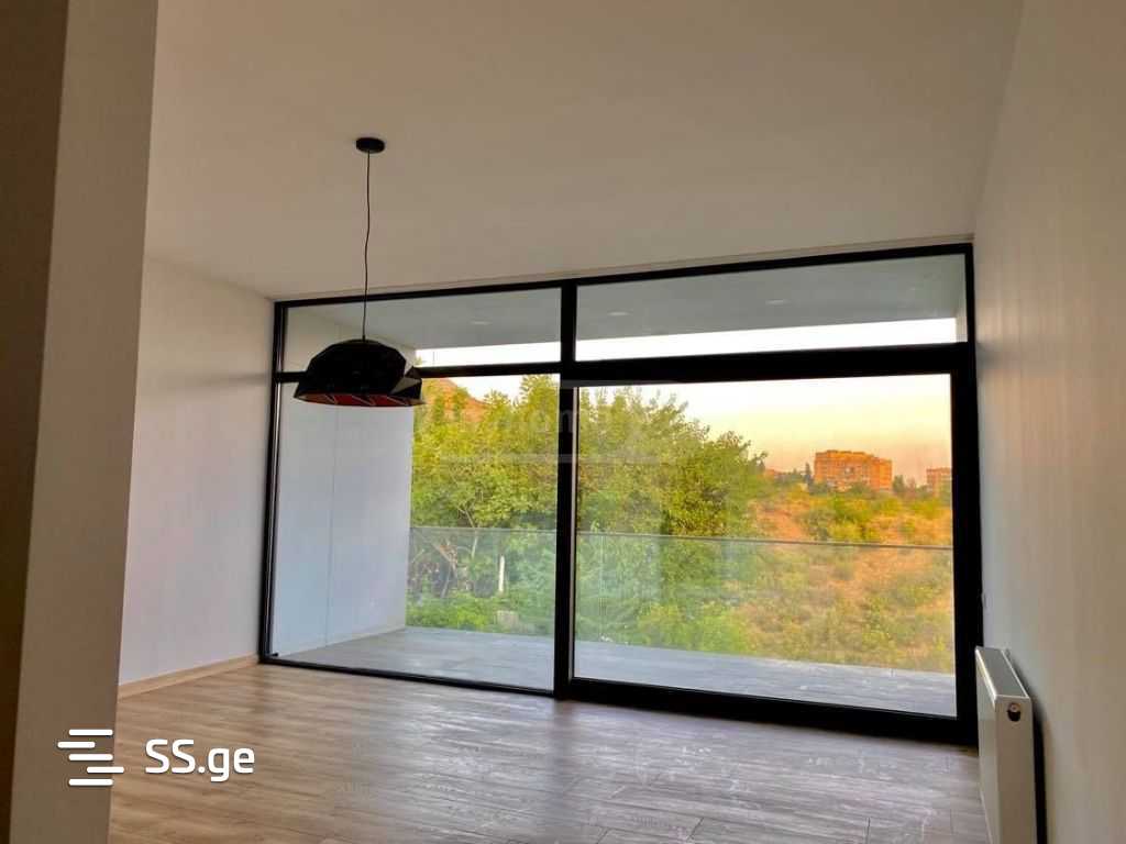 7 Room Private House For Sale view 11