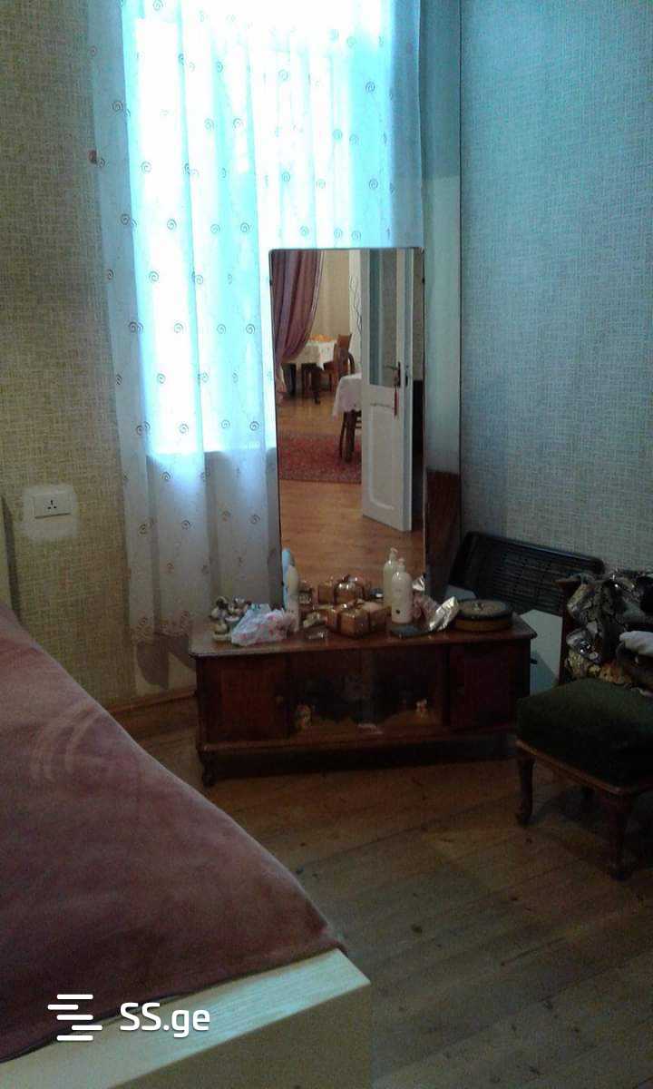 3 Room Private House For Sale view 5