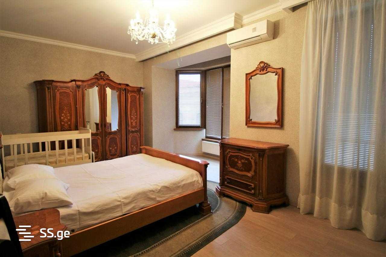 4 Room Flat For Rent. Mtatsminda view 9