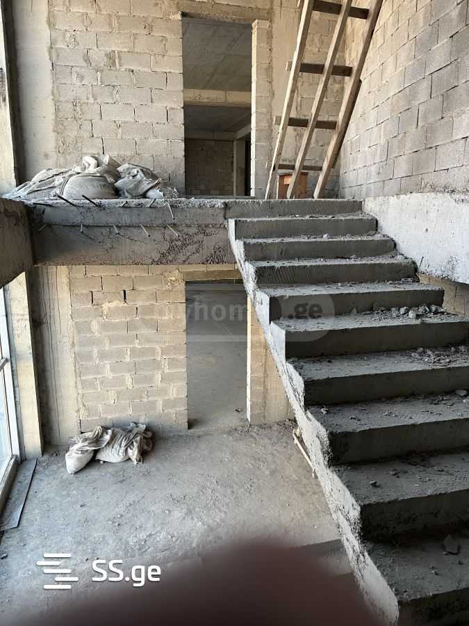 Commercial Space For Rent. Isani view 10