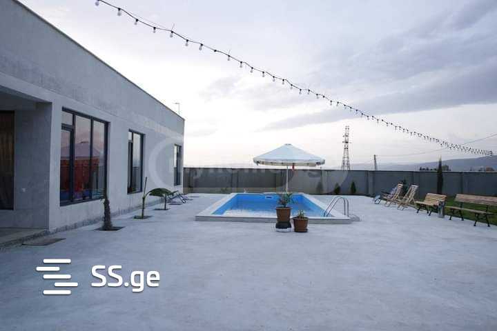 6 Room Private House For Sale view 1