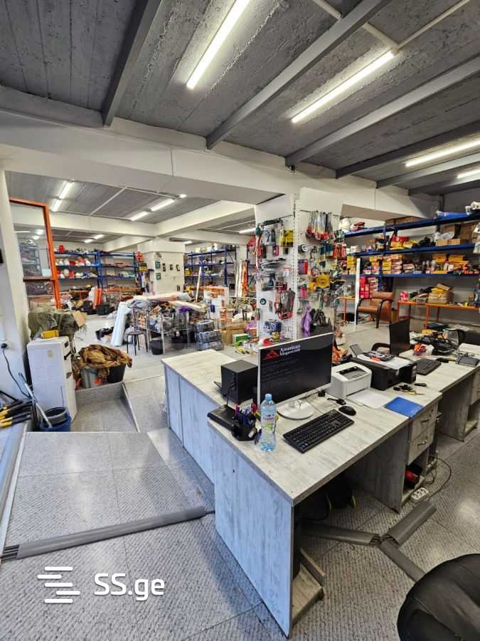 Store-Industrial Property For Rent. Sanzona view 2
