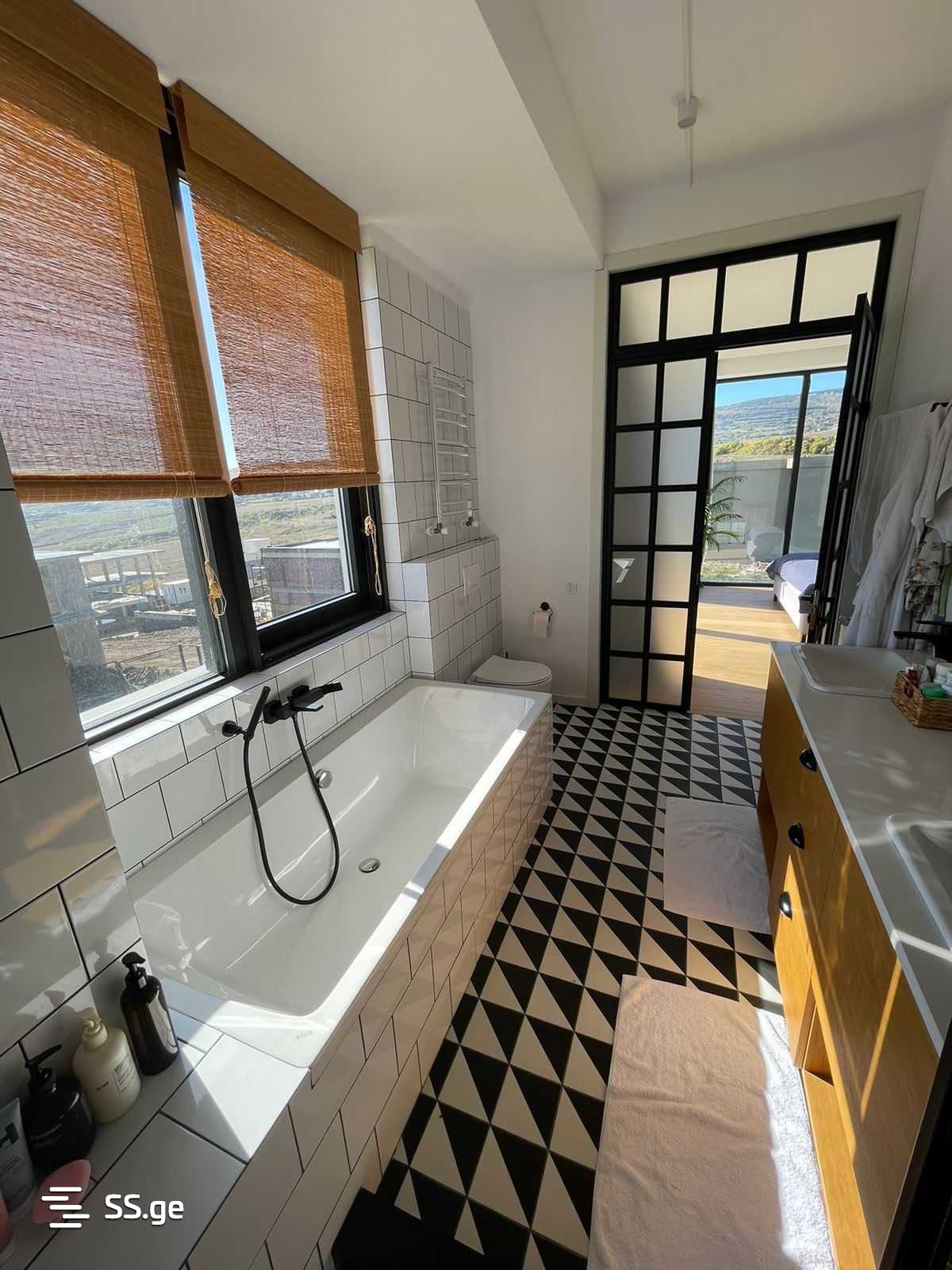 5 Room Private House For Rent. Mtatsminda view 6