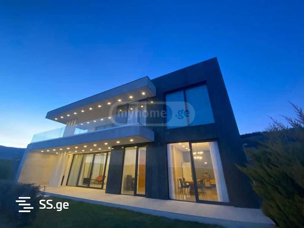 7 Room Private House For Sale view 1