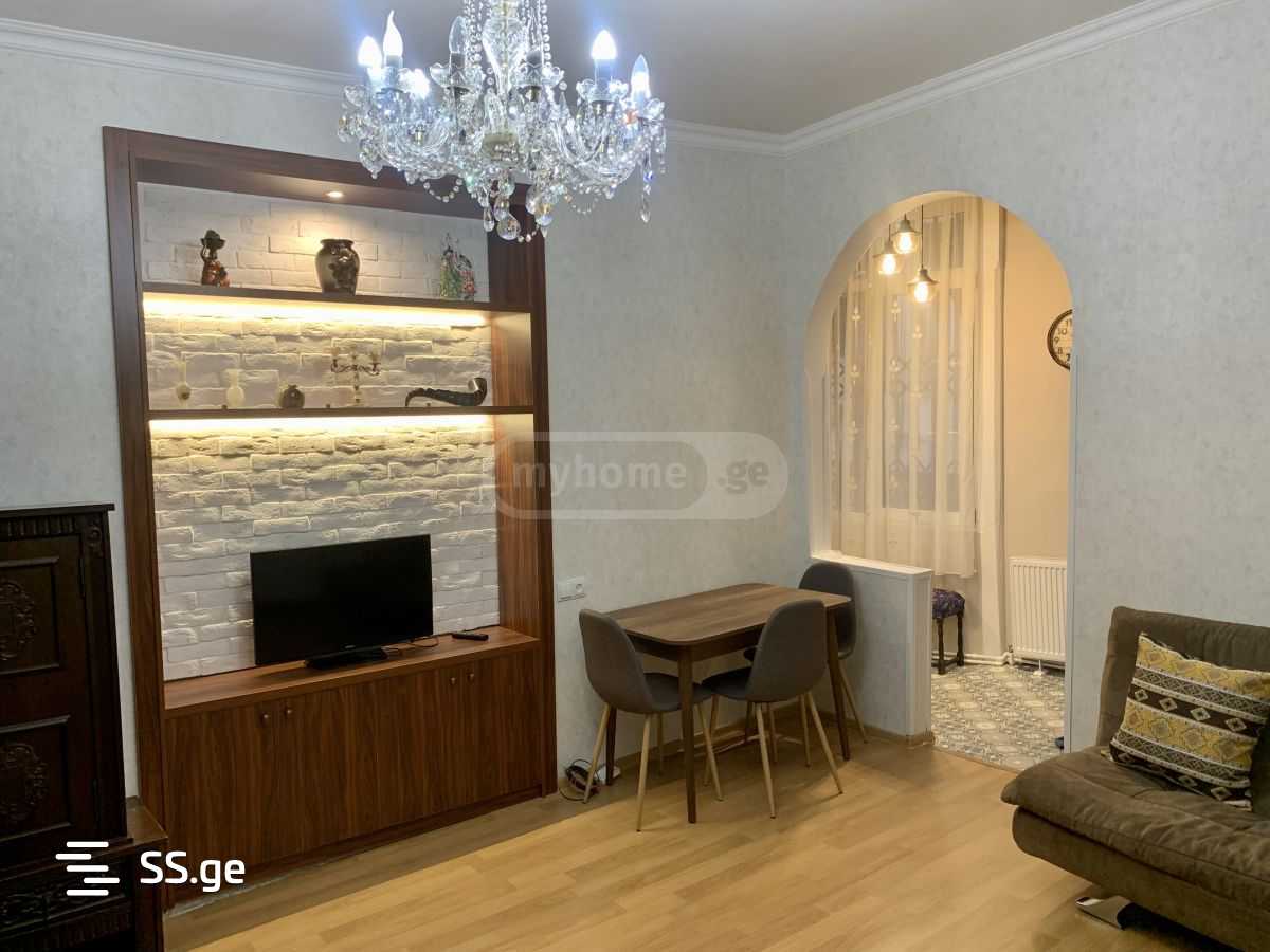 2 Room Flat For Rent. Sololaki view 1