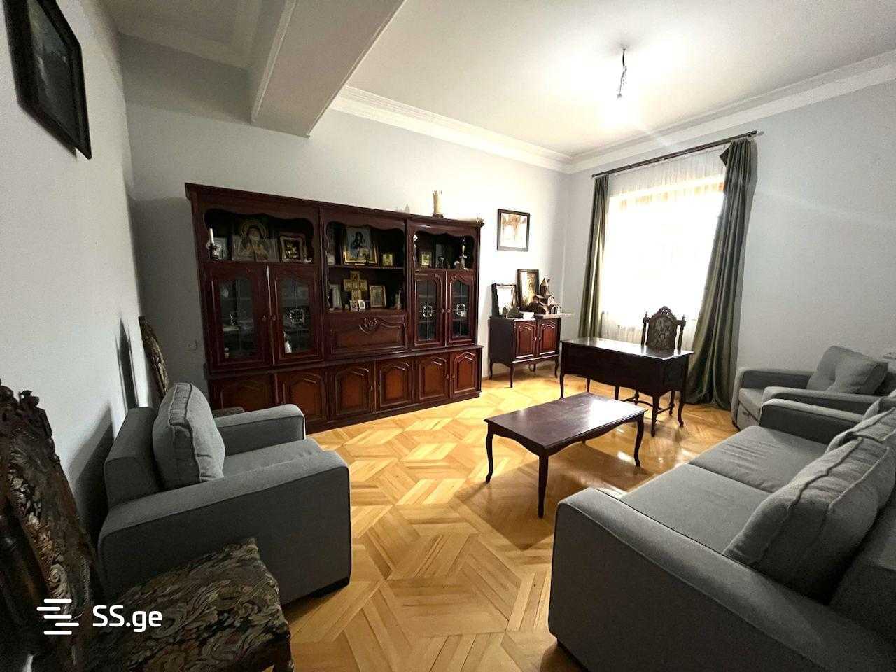 8 Room Private House For Sale view 8