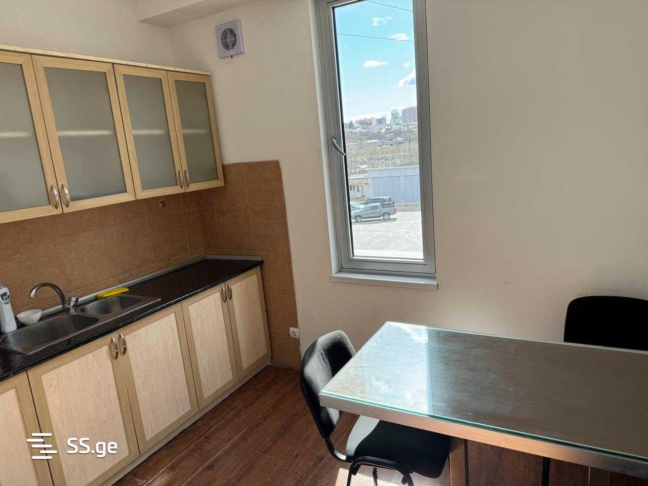 Commercial Space For Rent. Digomi view 5