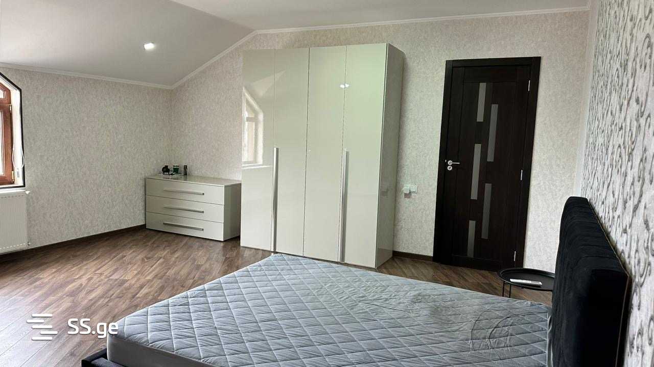 7 Room Private House For Rent. Chugureti view 5