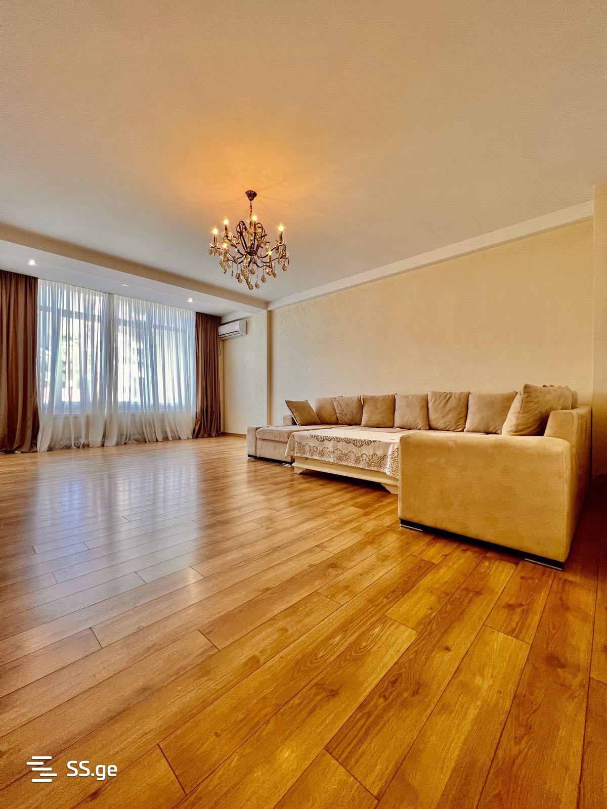 4 Room Flat Daily Rent. Vake view 2